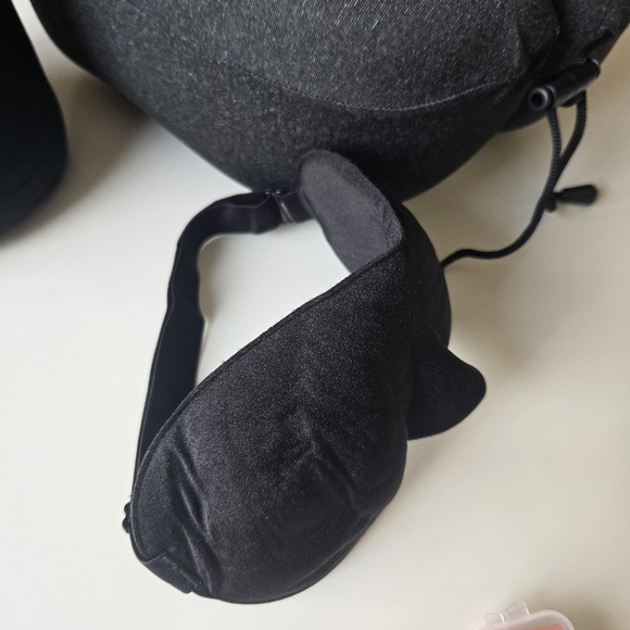 MLV Black Neck Support Travel Pillow - Picture 10 of 16